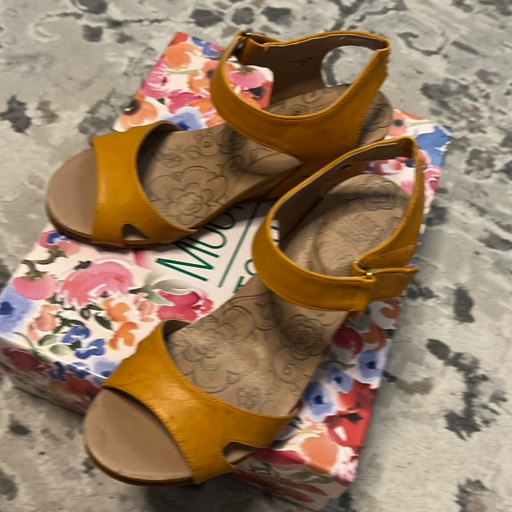 Mootsie Tootsie sandals